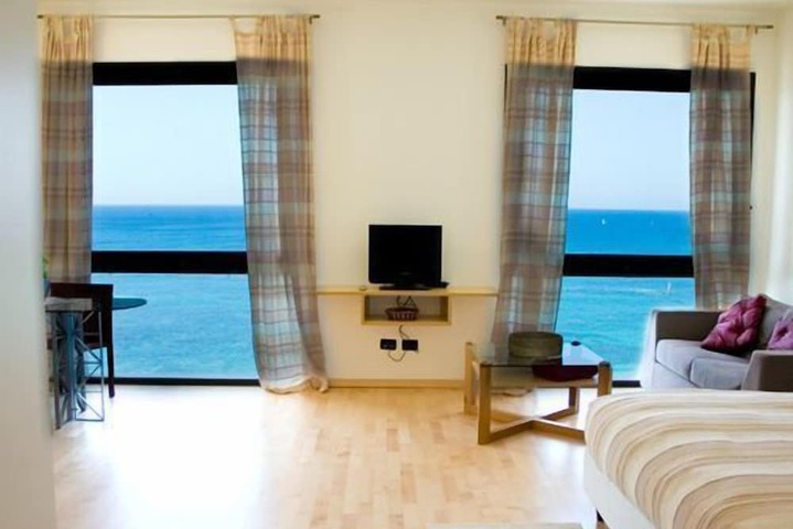 Room 4 of 24