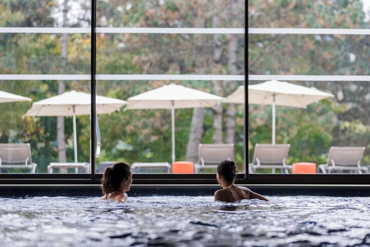 Pools & Facilities