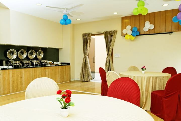 Ballroom/Hall 33 of 40