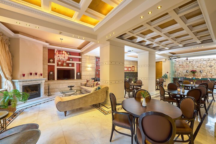 Entrance & Lobby