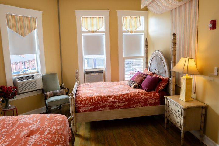 Lodge Premium Cabin Queen Bed (28 of 79)