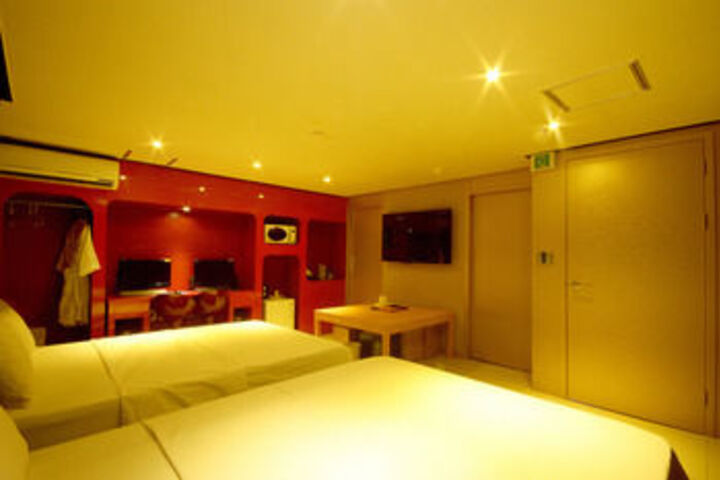 Room 44 of 78