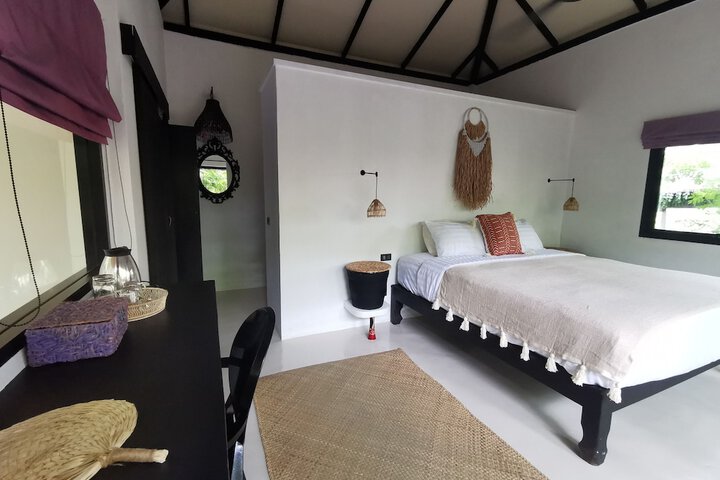 Room 8 of 50