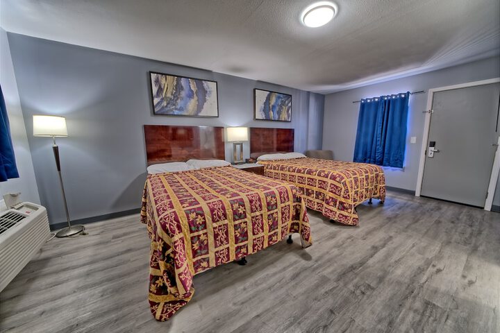 2 Double Beds (8 of 11)