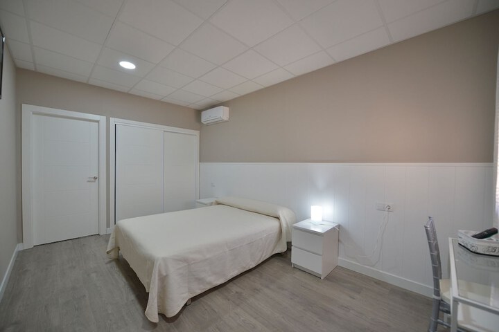 Room 1 of 10