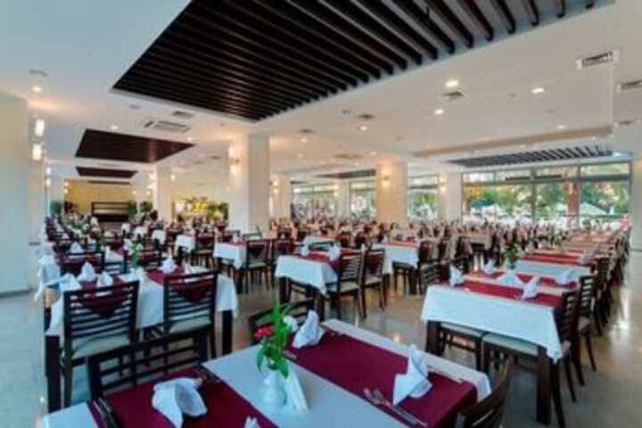 Dining 82 of 108