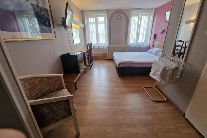 Room 15 of 25