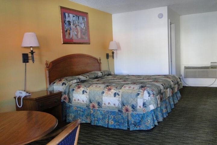 Room 7 of 52