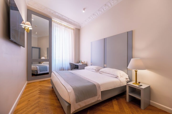 Room 33 of 49