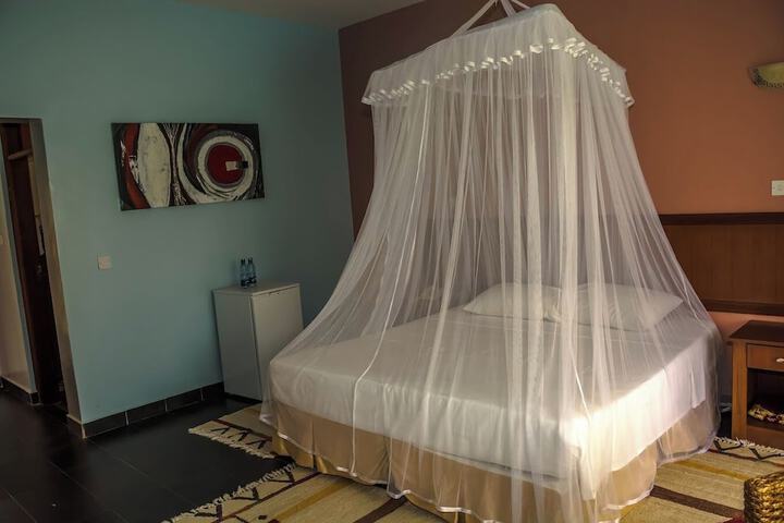 Room 15 of 53