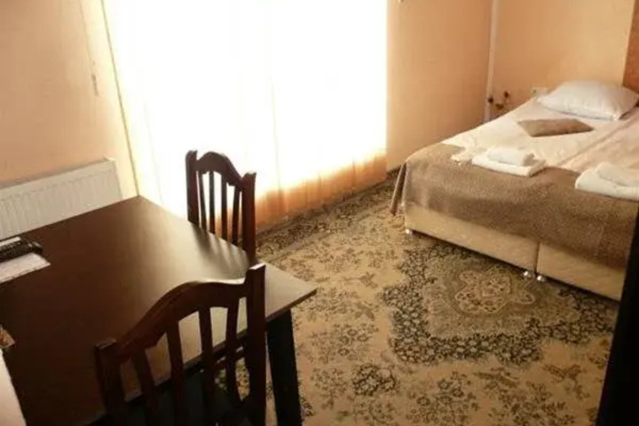 Room 3 of 26