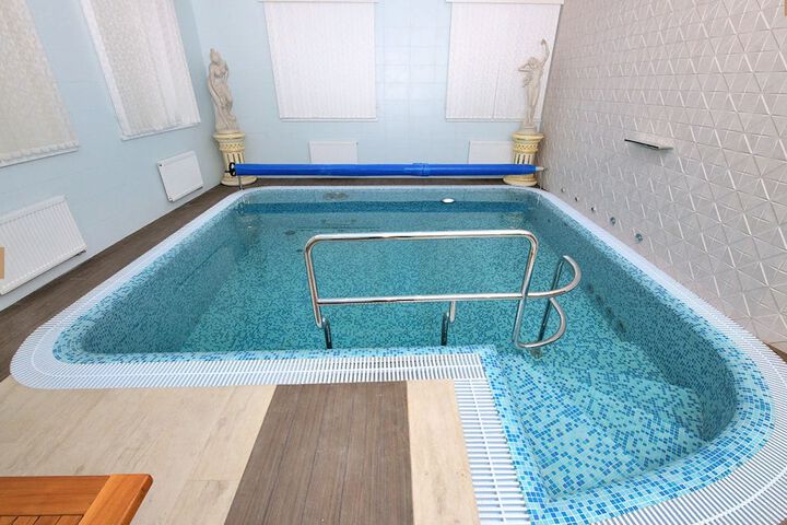 Pool 53 of 144