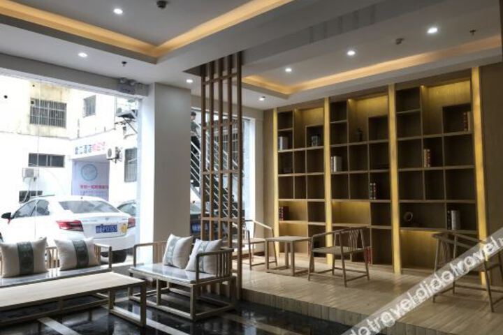 Hotel Interior 18 of 34