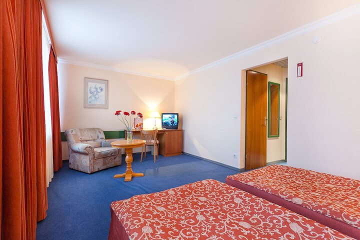 Room 12 of 44