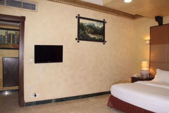 Room 10 of 49