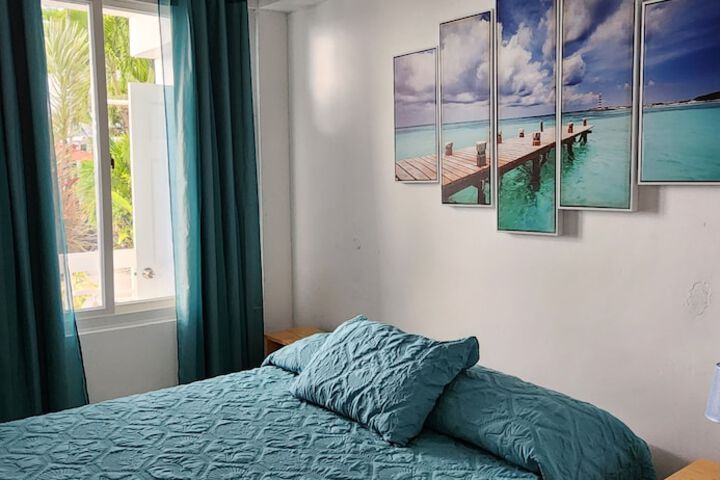 Room 7 of 98