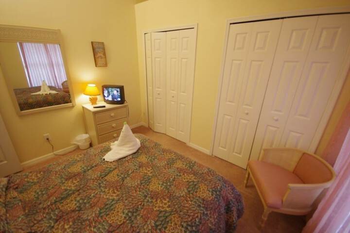 Room 9 of 23