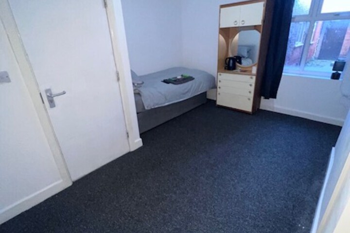 Room 17 of 41
