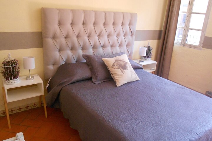 Room 5 of 18