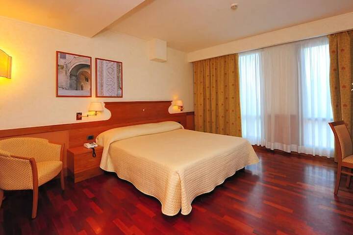 Room 15 of 42