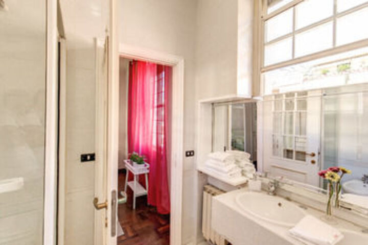 Room 4 of 22