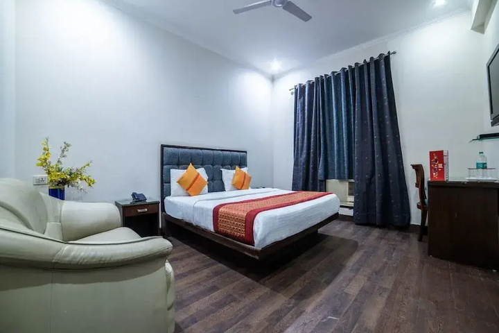 Room 2 of 13