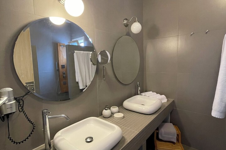 Room 54 of 84