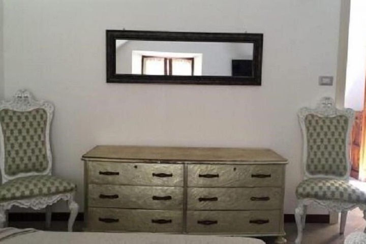 Room 6 of 48