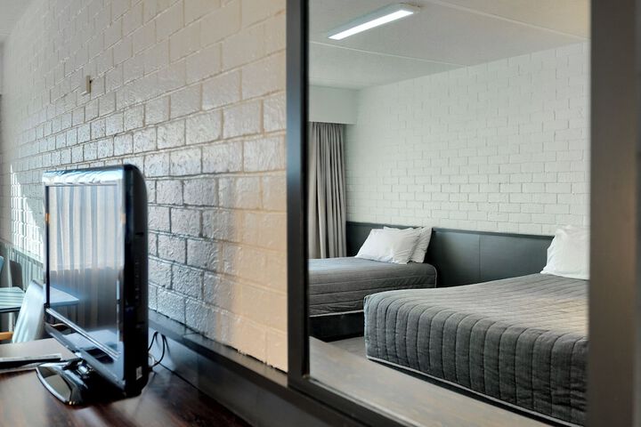 Room 49 of 114