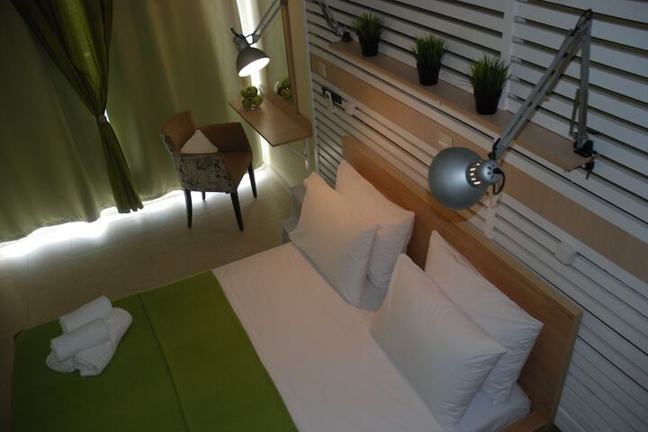 Room 4 of 47