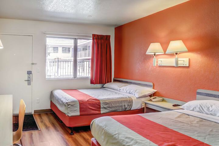 Room 13 of 29