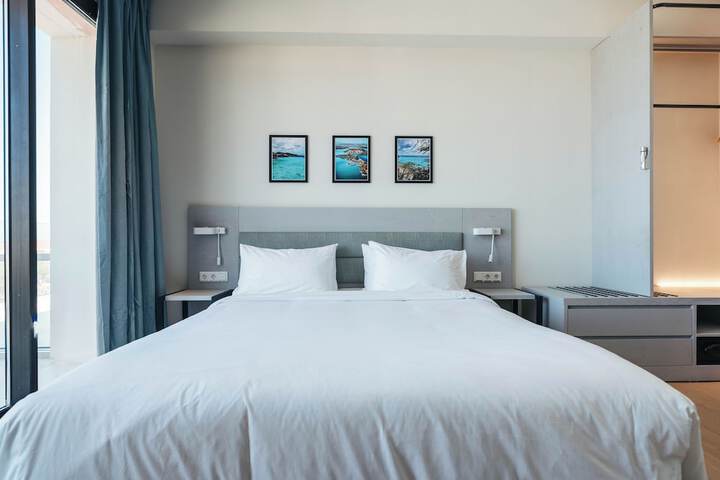 Room 26 of 103
