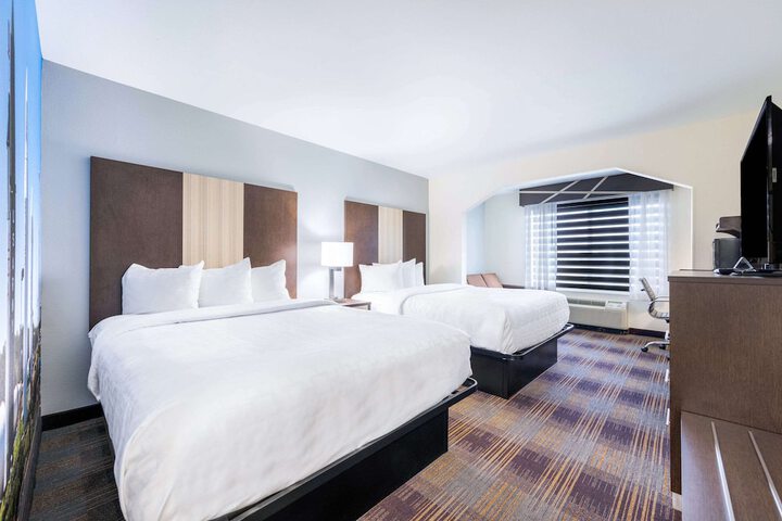 2 Queen Beds Accessible (3 of 22)