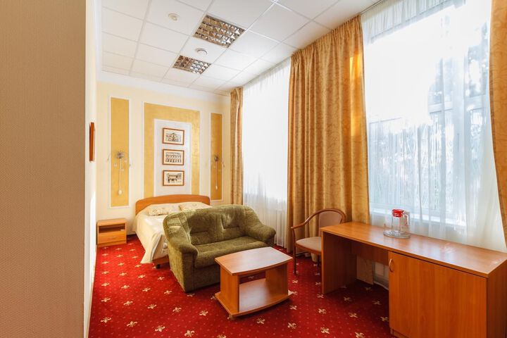 Room 17 of 43