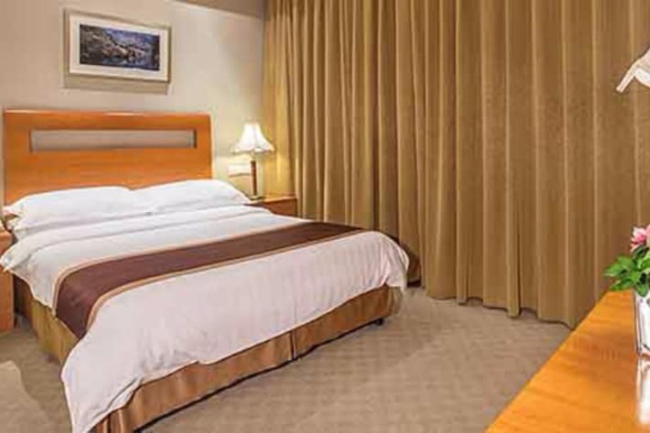 Room 4 of 22