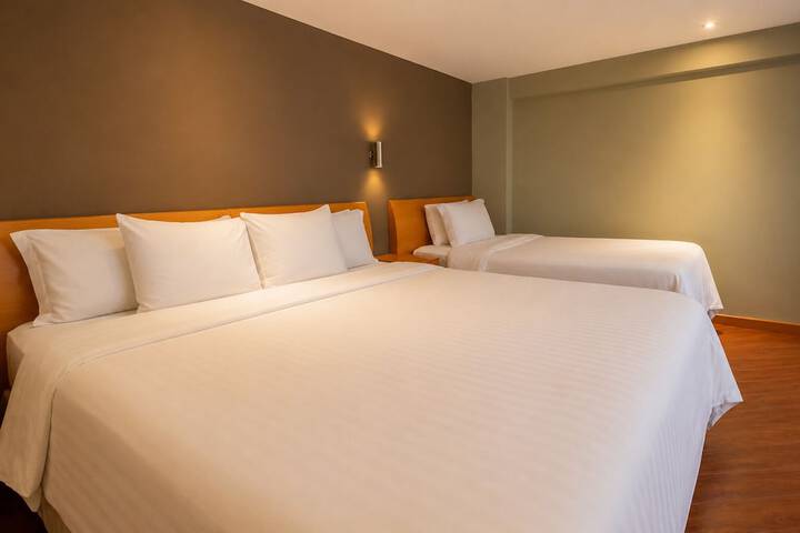 Room 10 of 36