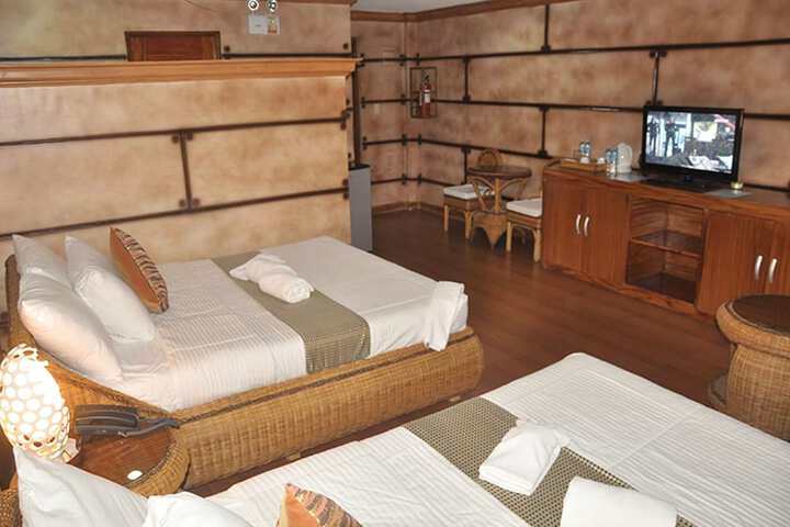 Room 4 of 33