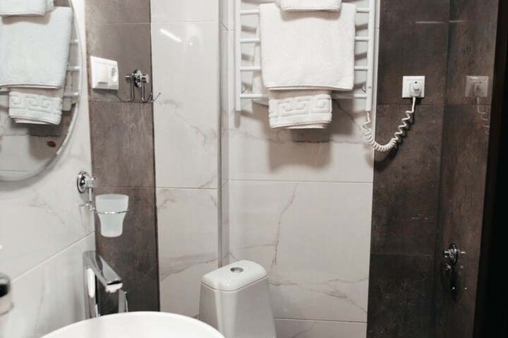 Room 17 of 44