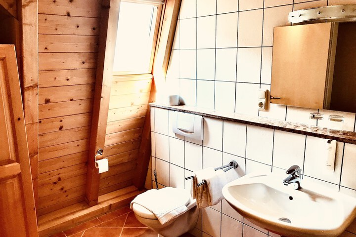 Room 20 of 85
