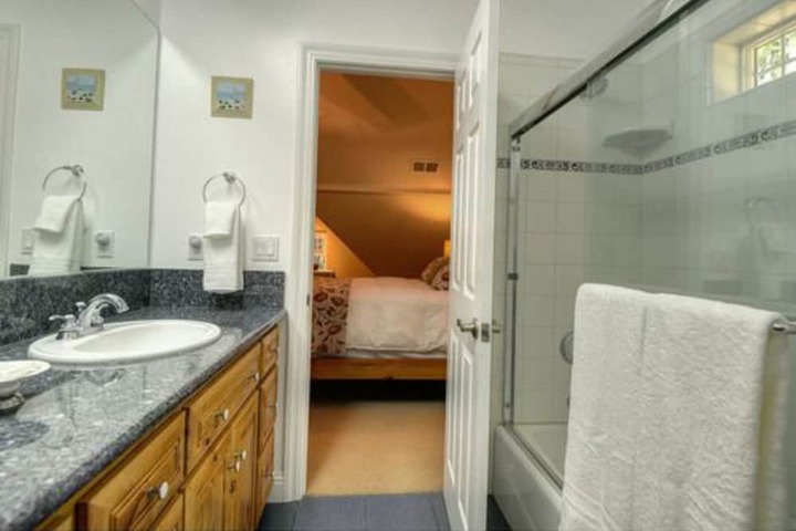 Room 12 of 30