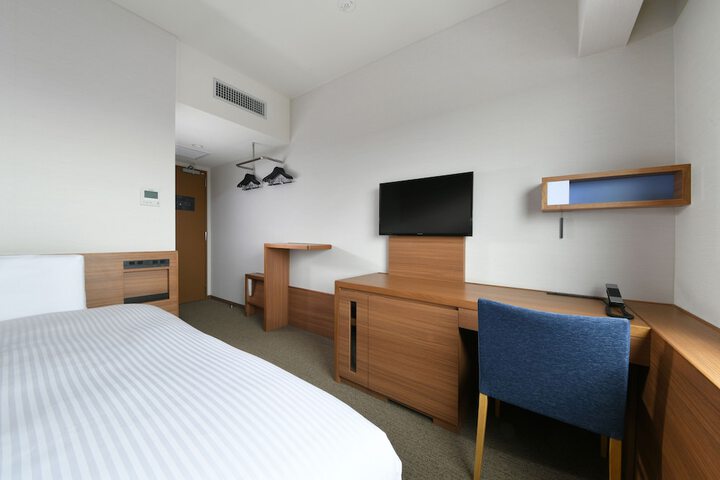Room 14 of 28