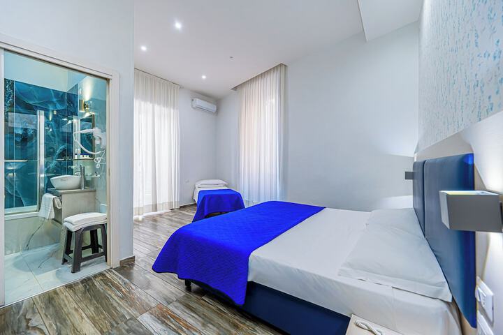 Room 43 of 68