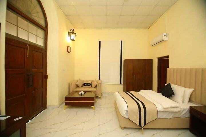 Room 5 of 31