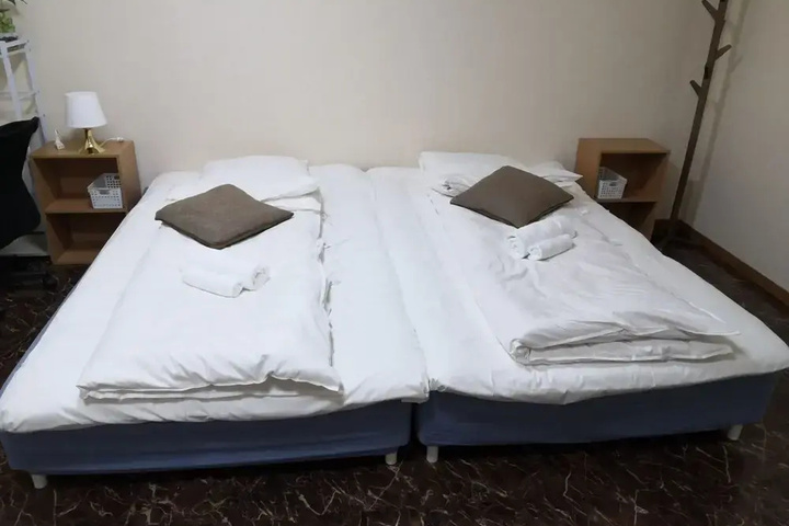 Room 6 of 19