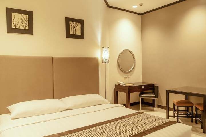 Room 7 of 49