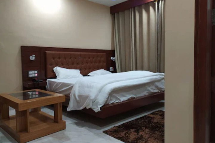 Room 2 of 9