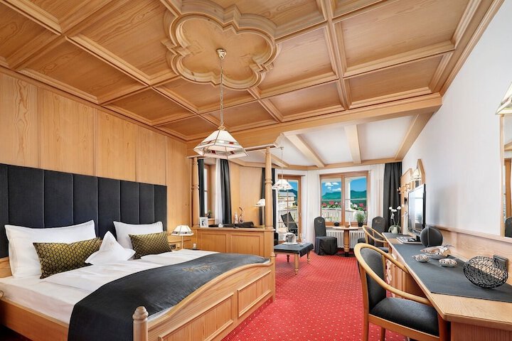 Room 8 of 64