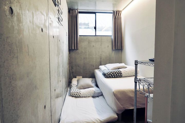 Room 15 of 48