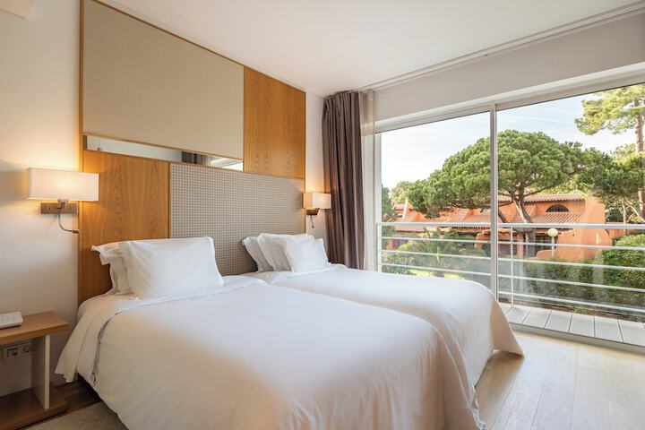 Room 35 of 220