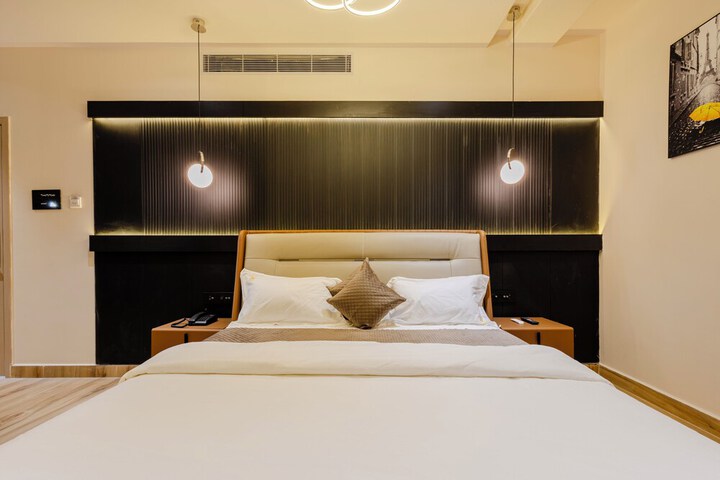 Room 21 of 35